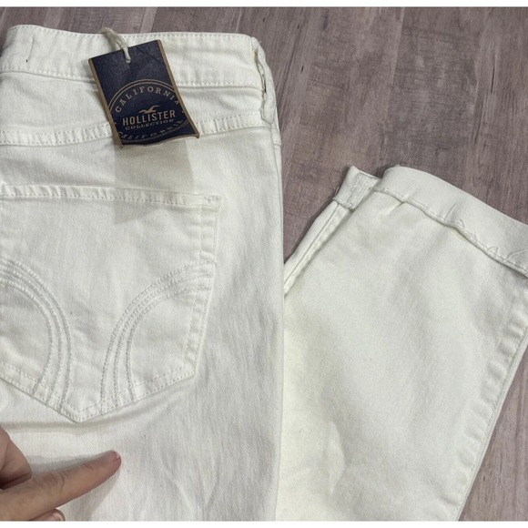 NWT Hollister Crop High Rise Jeans White Distressed Size 11 / 30 - Picture 6 of 8